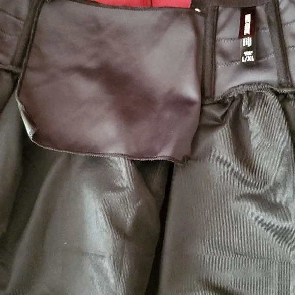 Hot Topic's Black Faux Leather & Lace Tutu - Picture 14 of 14